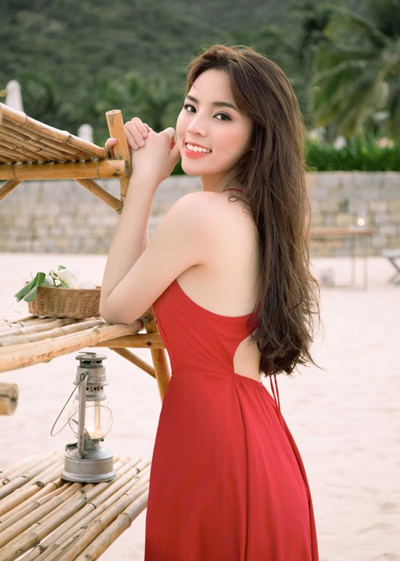 Hoa hau Ky Duyen nuot na voi vay hai day-Hinh-5